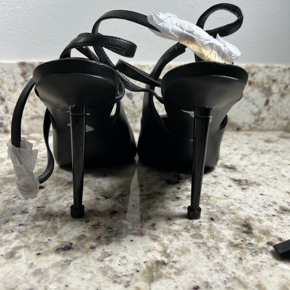 GUESS Black Strappy Staton Pointy Toe Stiletto  Heel Pumps 11M NEW - Picture 6 of 10